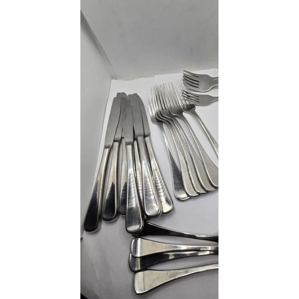 Hampton Silversmiths 20 Piece + Set Stainless Steel Flatware